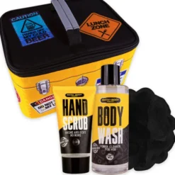 ACCENTRA MEN TOOLKIT CONFEZIONE SET BAGNO UOMO IN BORSA TERMICA; BAGNOSCHIUMA 200 ML - SCRUB MANI 50 ML - SPUGNA A RETE. PROFUMAZIONE SANDALO E MUSCHIO